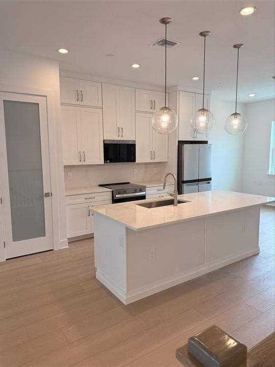 For Sale: $540,000 (4 beds, 3 baths, 1867 Square Feet)
