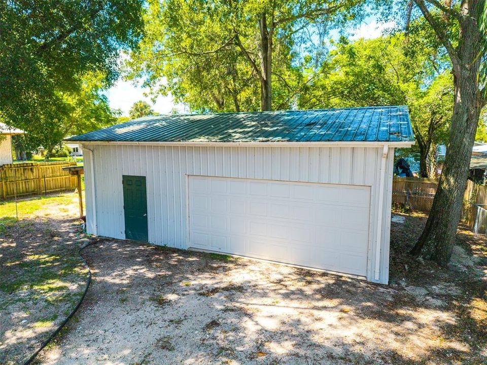 For Sale: $225,000 (2 beds, 1 baths, 1064 Square Feet)