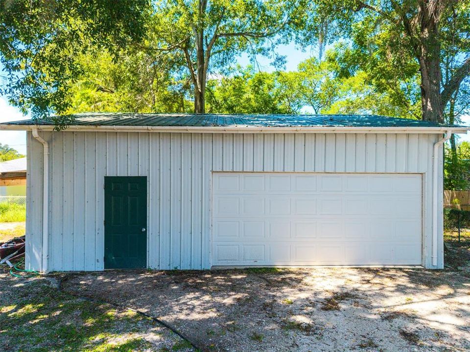 For Sale: $225,000 (2 beds, 1 baths, 1064 Square Feet)