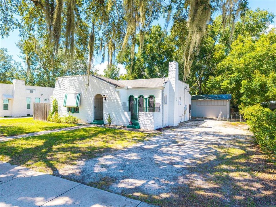 For Sale: $225,000 (2 beds, 1 baths, 1064 Square Feet)