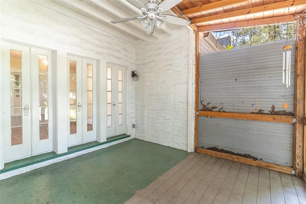 For Sale: $225,000 (2 beds, 1 baths, 1064 Square Feet)
