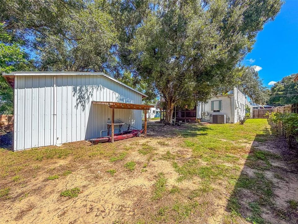 For Sale: $225,000 (2 beds, 1 baths, 1064 Square Feet)