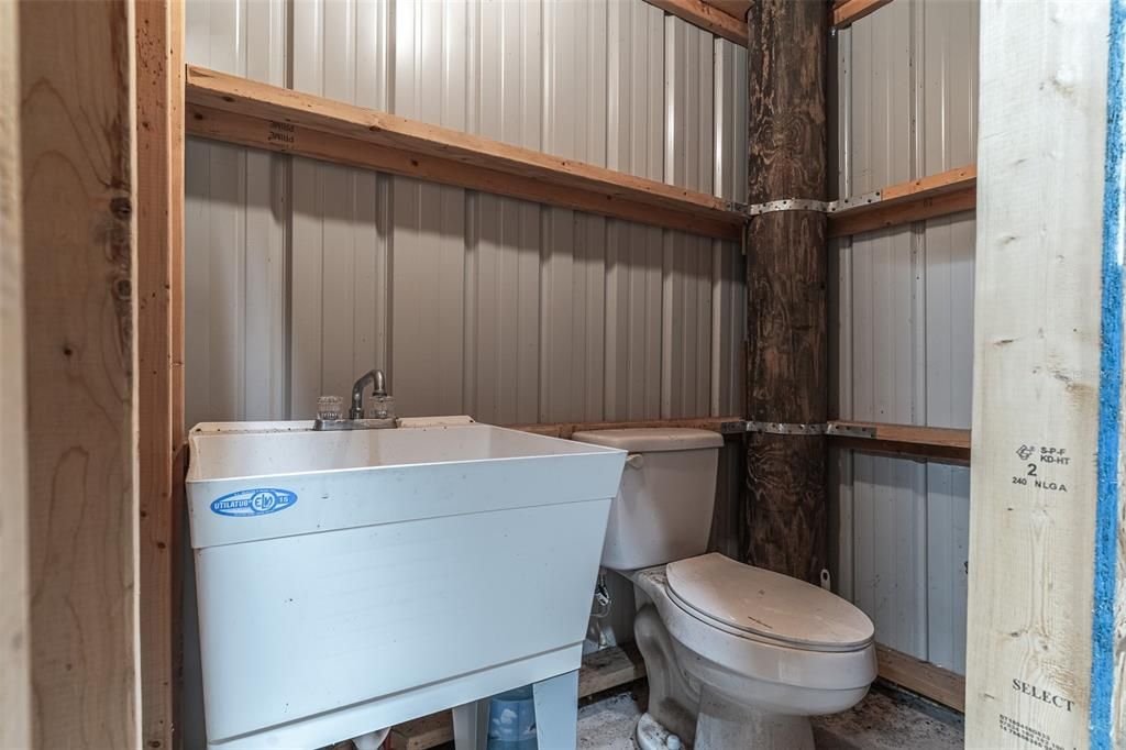 For Sale: $225,000 (2 beds, 1 baths, 1064 Square Feet)