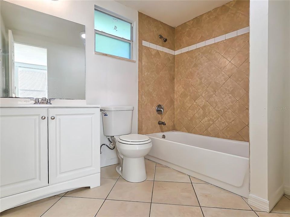 En Venta: $289,000 (3 camas, 2 baños, 1331 Pies cuadrados)