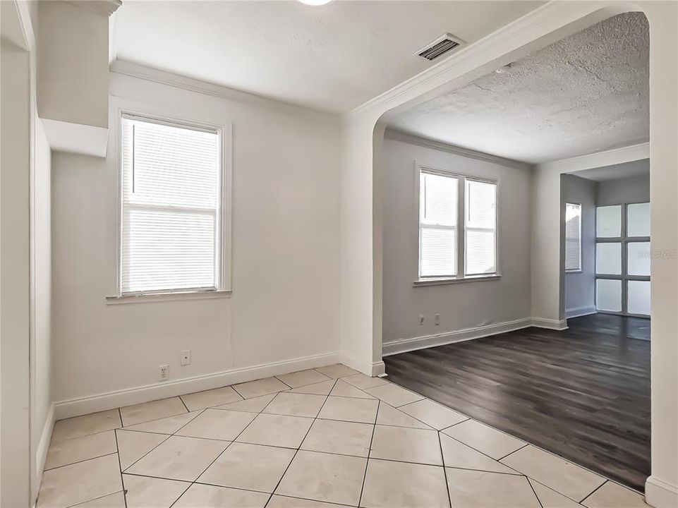En Venta: $289,000 (3 camas, 2 baños, 1331 Pies cuadrados)