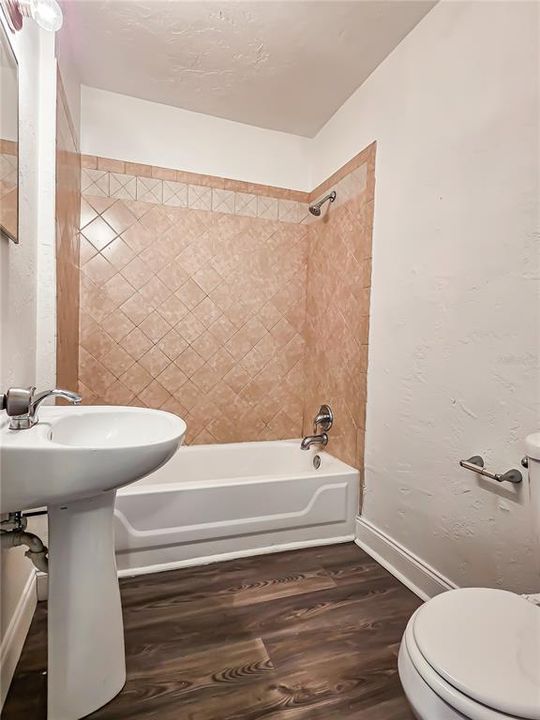 En Venta: $289,000 (3 camas, 2 baños, 1331 Pies cuadrados)