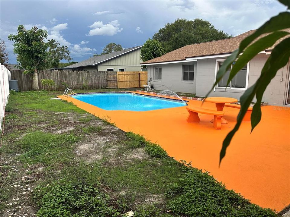 На продажу: $455,000 (4 спален, 2 ванн, 1519 Квадратных фут)