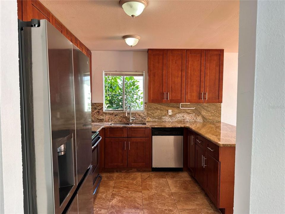 На продажу: $455,000 (4 спален, 2 ванн, 1519 Квадратных фут)