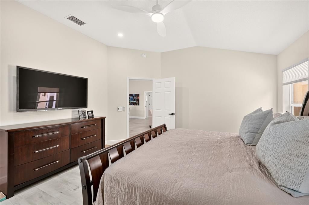 En Venta: $798,000 (3 camas, 2 baños, 2174 Pies cuadrados)