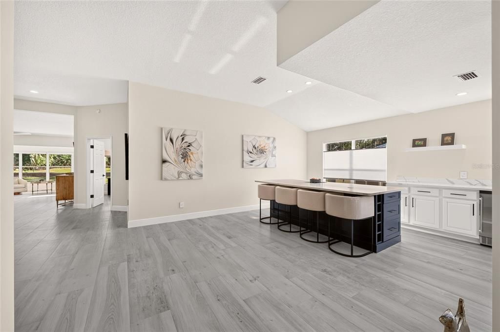 En Venta: $798,000 (3 camas, 2 baños, 2174 Pies cuadrados)