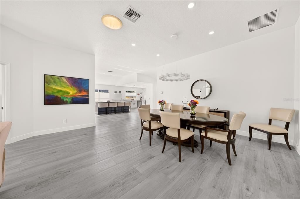 En Venta: $798,000 (3 camas, 2 baños, 2174 Pies cuadrados)