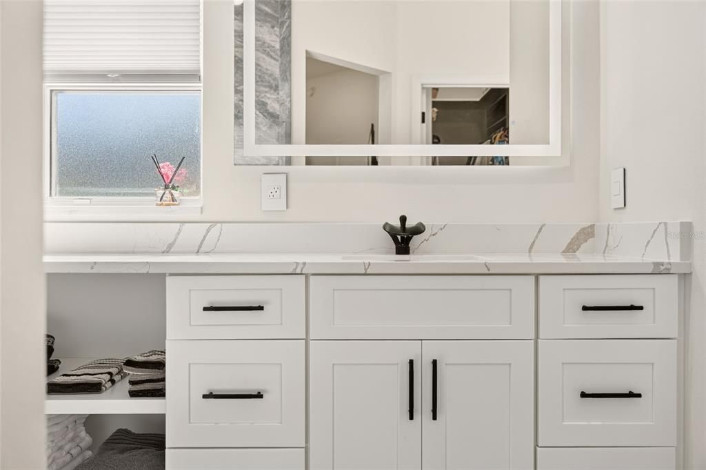 En Venta: $798,000 (3 camas, 2 baños, 2174 Pies cuadrados)