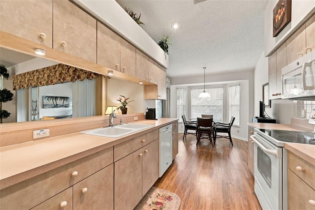 En Venta: $359,000 (2 camas, 2 baños, 1655 Pies cuadrados)