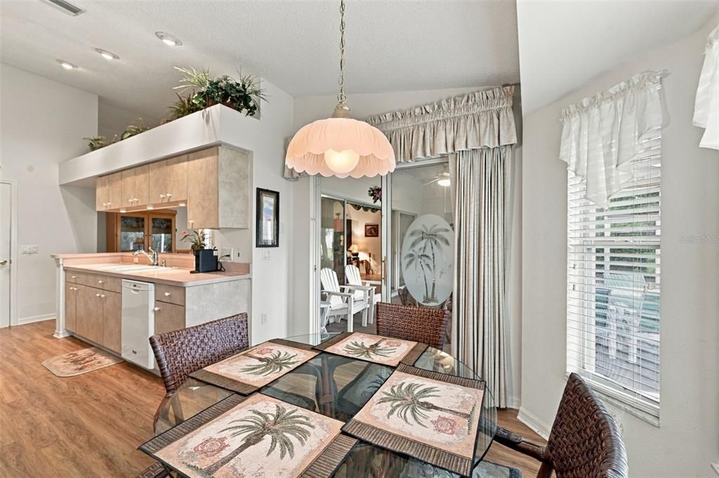En Venta: $359,000 (2 camas, 2 baños, 1655 Pies cuadrados)
