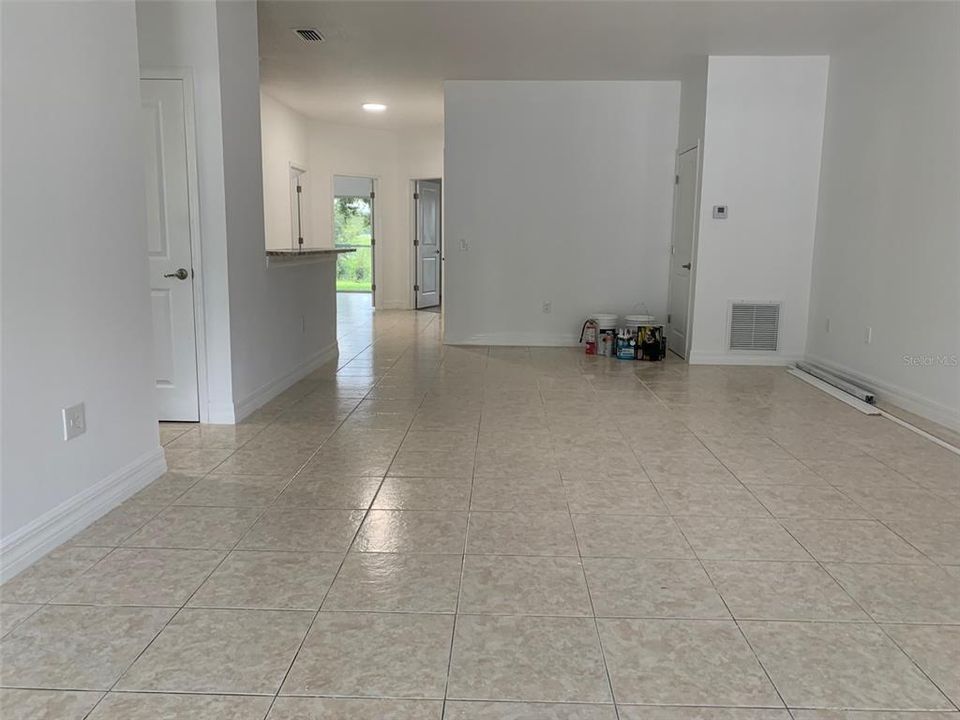 For Rent: $1,800 (3 beds, 2 baths, 1484 Square Feet)
