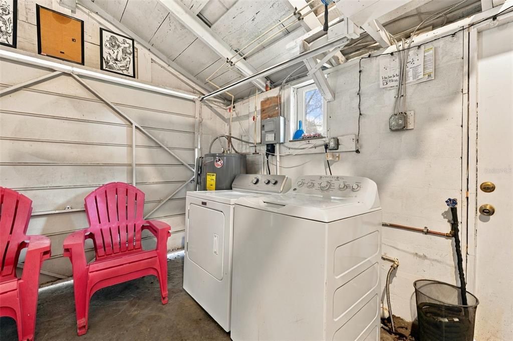 For Sale: $374,900 (3 beds, 1 baths, 1062 Square Feet)