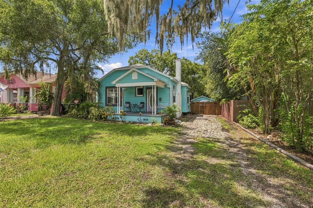 For Sale: $374,900 (3 beds, 1 baths, 1062 Square Feet)