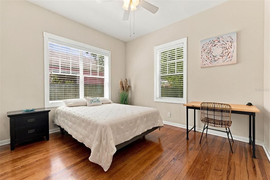 For Sale: $374,900 (3 beds, 1 baths, 1062 Square Feet)