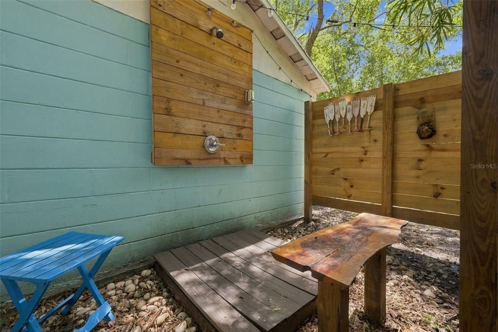 For Sale: $374,900 (3 beds, 1 baths, 1062 Square Feet)
