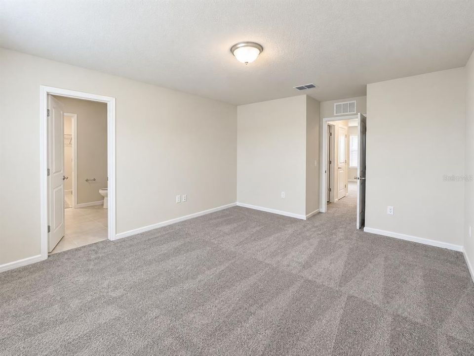 En Venta: $416,000 (4 camas, 3 baños, 2217 Pies cuadrados)