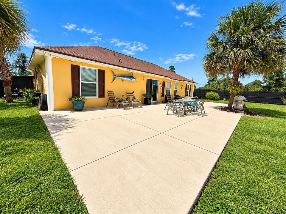 For Sale: $290,000 (3 beds, 2 baths, 1356 Square Feet)