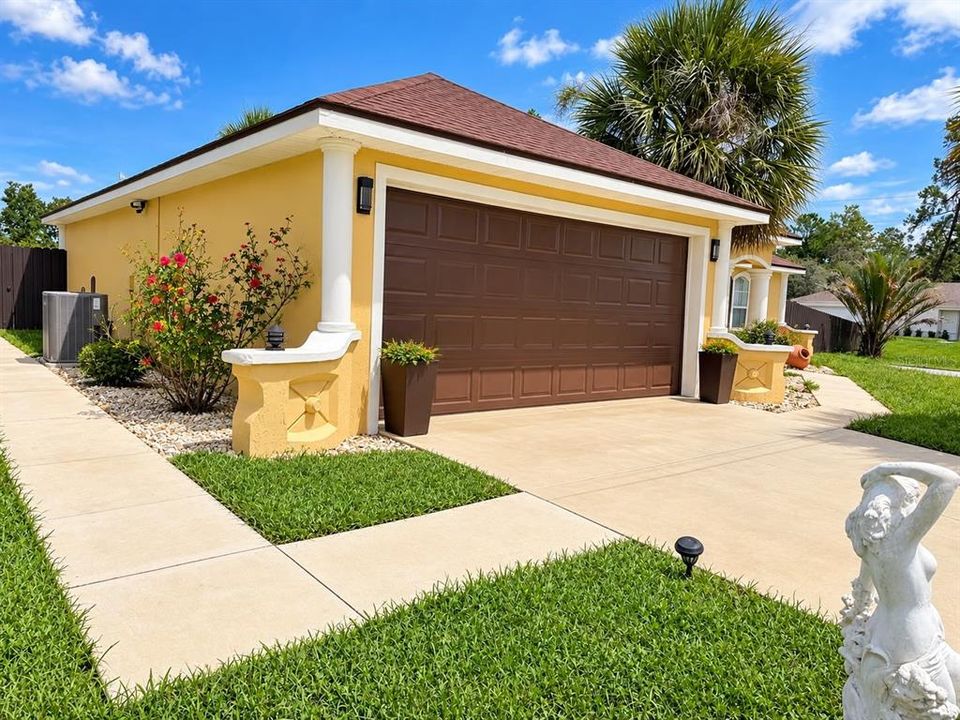 For Sale: $290,000 (3 beds, 2 baths, 1356 Square Feet)