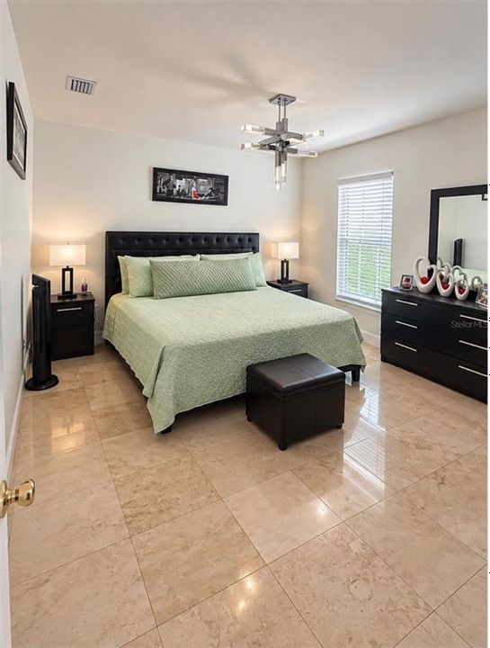 For Sale: $290,000 (3 beds, 2 baths, 1356 Square Feet)