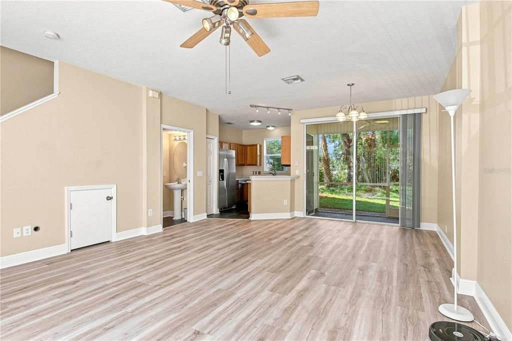 For Rent: $2,000 (2 beds, 1 baths, 1133 Square Feet)
