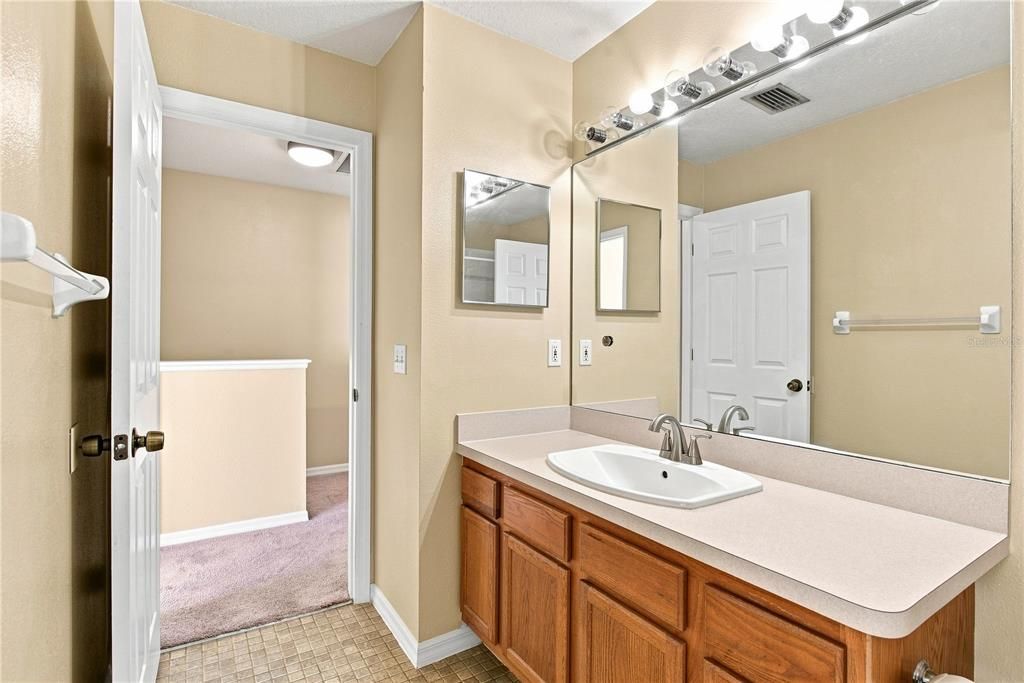 For Rent: $2,000 (2 beds, 1 baths, 1133 Square Feet)
