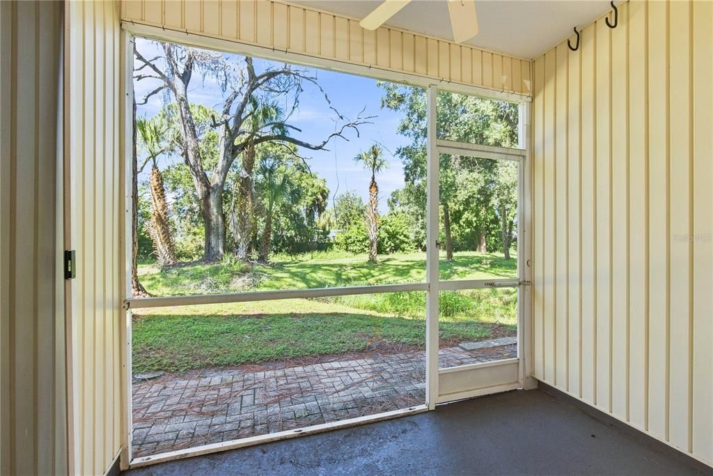 For Rent: $2,000 (2 beds, 1 baths, 1133 Square Feet)