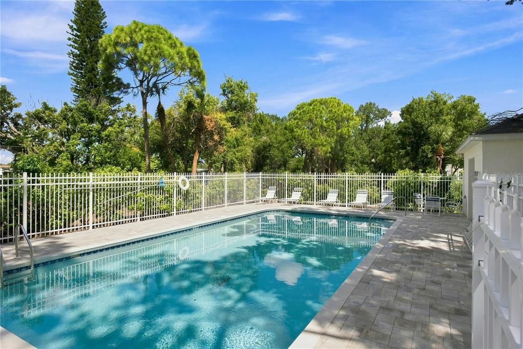 For Rent: $2,000 (2 beds, 1 baths, 1133 Square Feet)