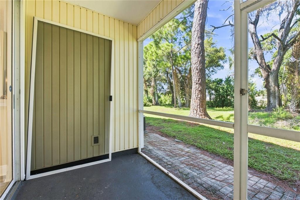 For Rent: $2,000 (2 beds, 1 baths, 1133 Square Feet)