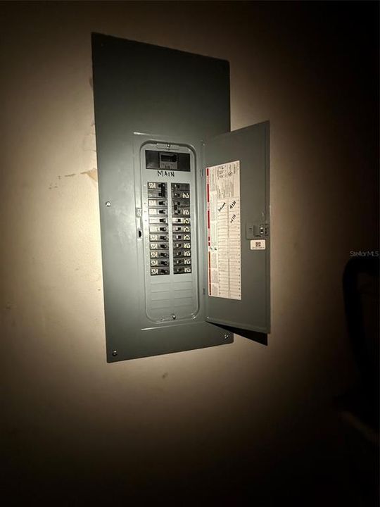 En Venta: $399,900 (4 camas, 2 baños, 1434 Pies cuadrados)