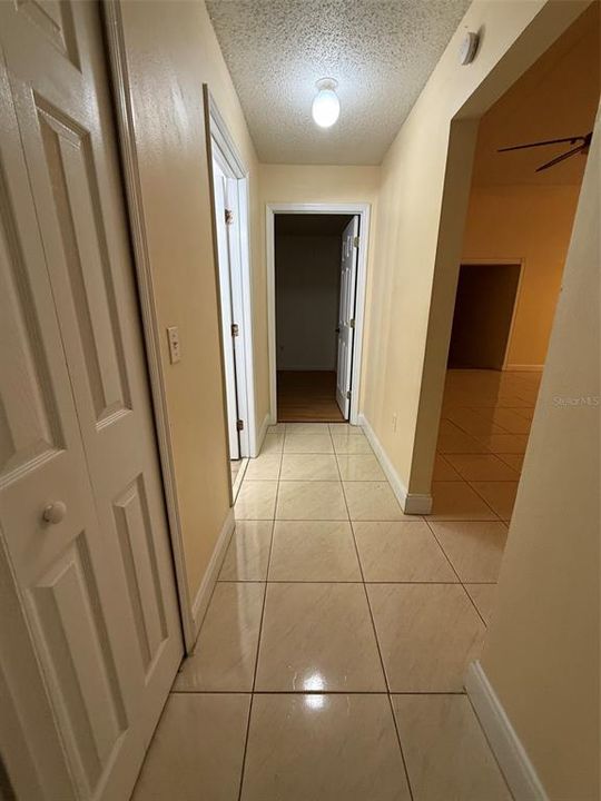 En Venta: $399,900 (4 camas, 2 baños, 1434 Pies cuadrados)