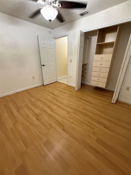 En Venta: $399,900 (4 camas, 2 baños, 1434 Pies cuadrados)