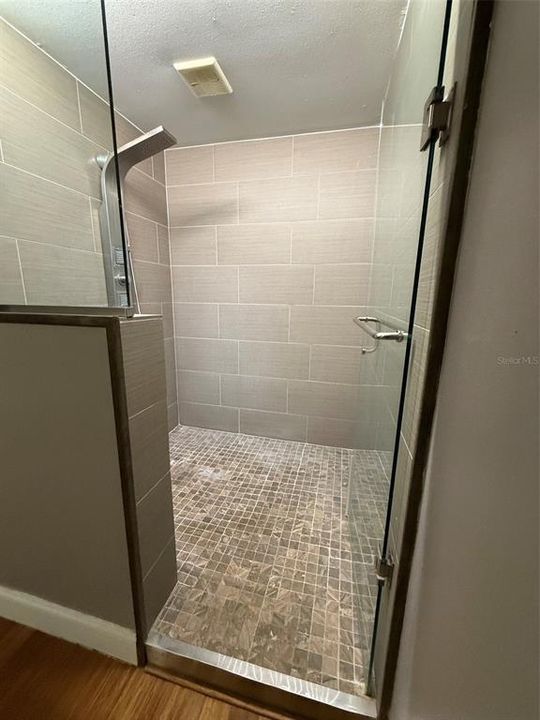 En Venta: $399,900 (4 camas, 2 baños, 1434 Pies cuadrados)