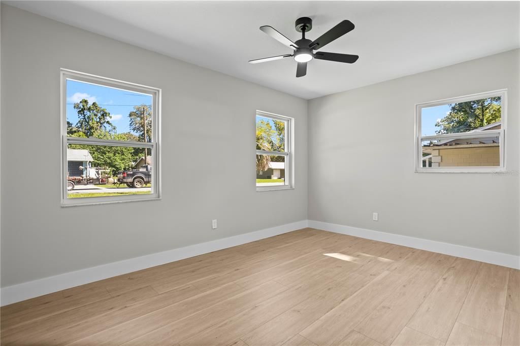 For Sale: $199,000 (3 beds, 2 baths, 1300 Square Feet)