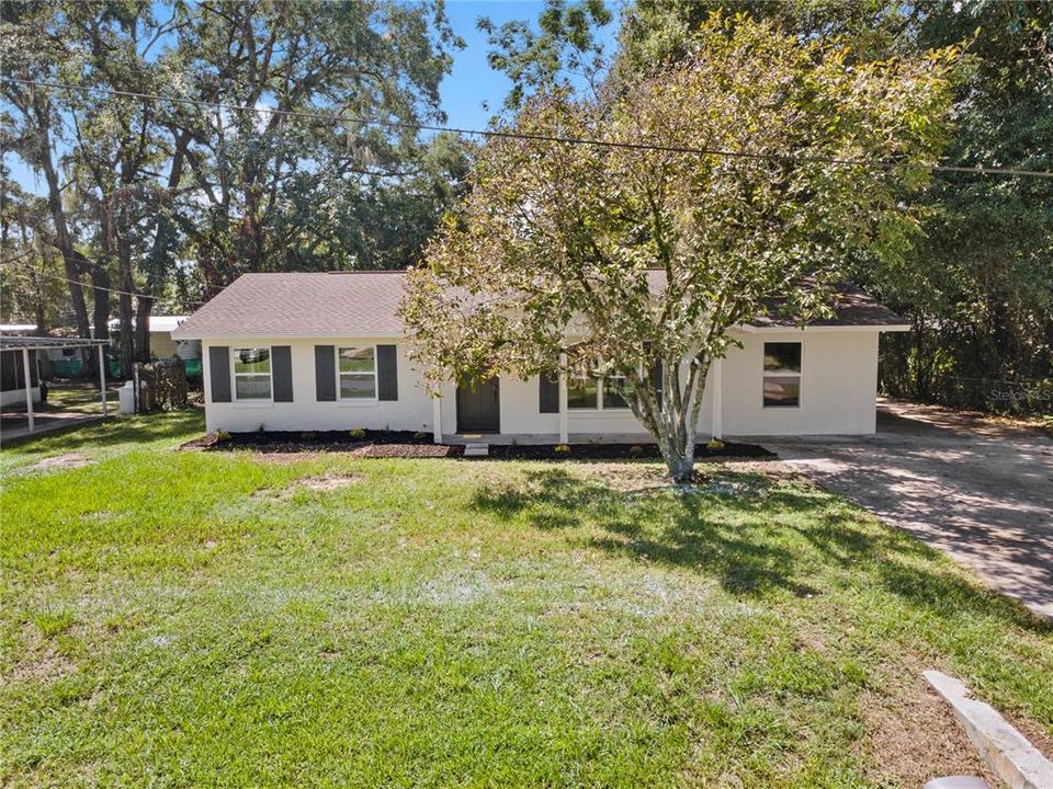For Sale: $199,000 (3 beds, 2 baths, 1300 Square Feet)