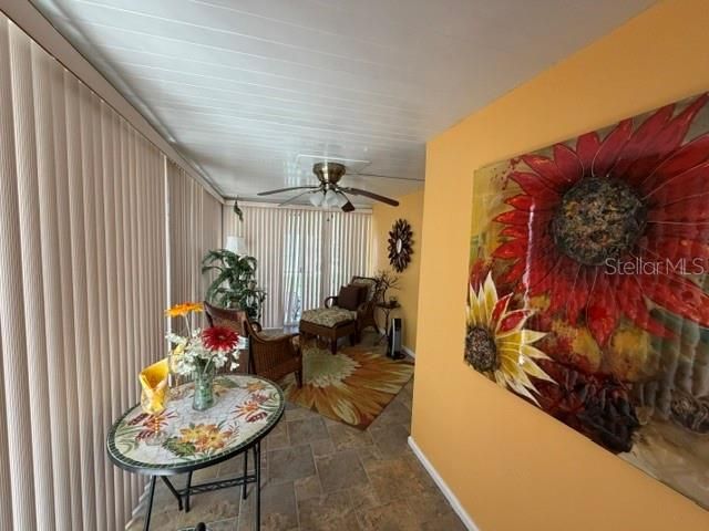 En Venta: $235,000 (2 camas, 2 baños, 894 Pies cuadrados)