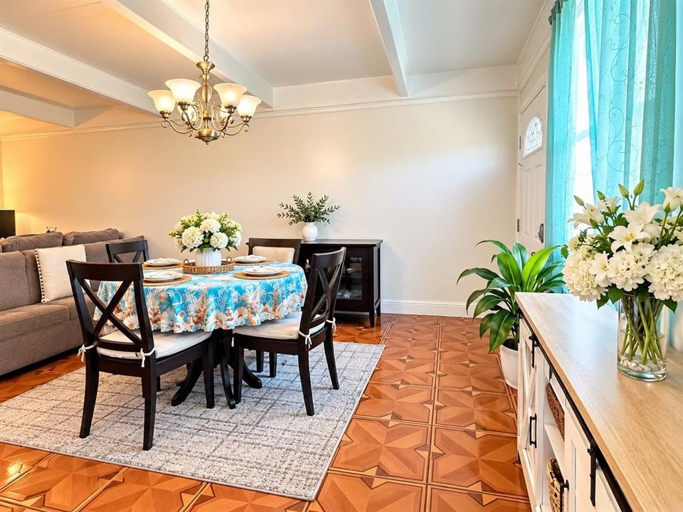 На продажу: $175,000 (3 спален, 1 ванн, 888 Квадратных фут)