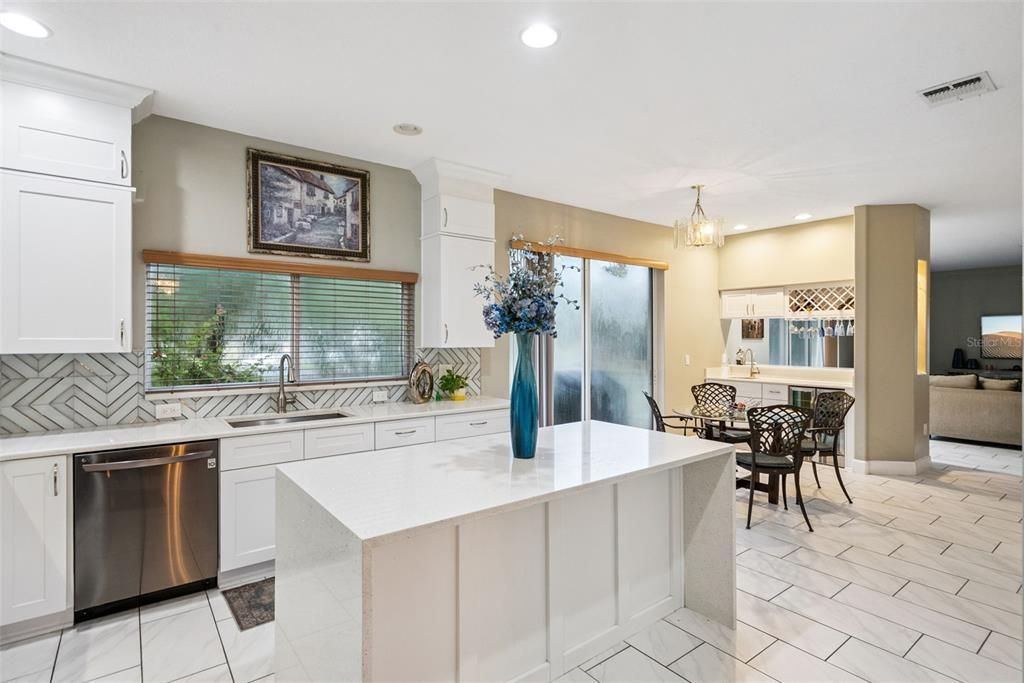 For Sale: $550,000 (5 beds, 3 baths, 4014 Square Feet)