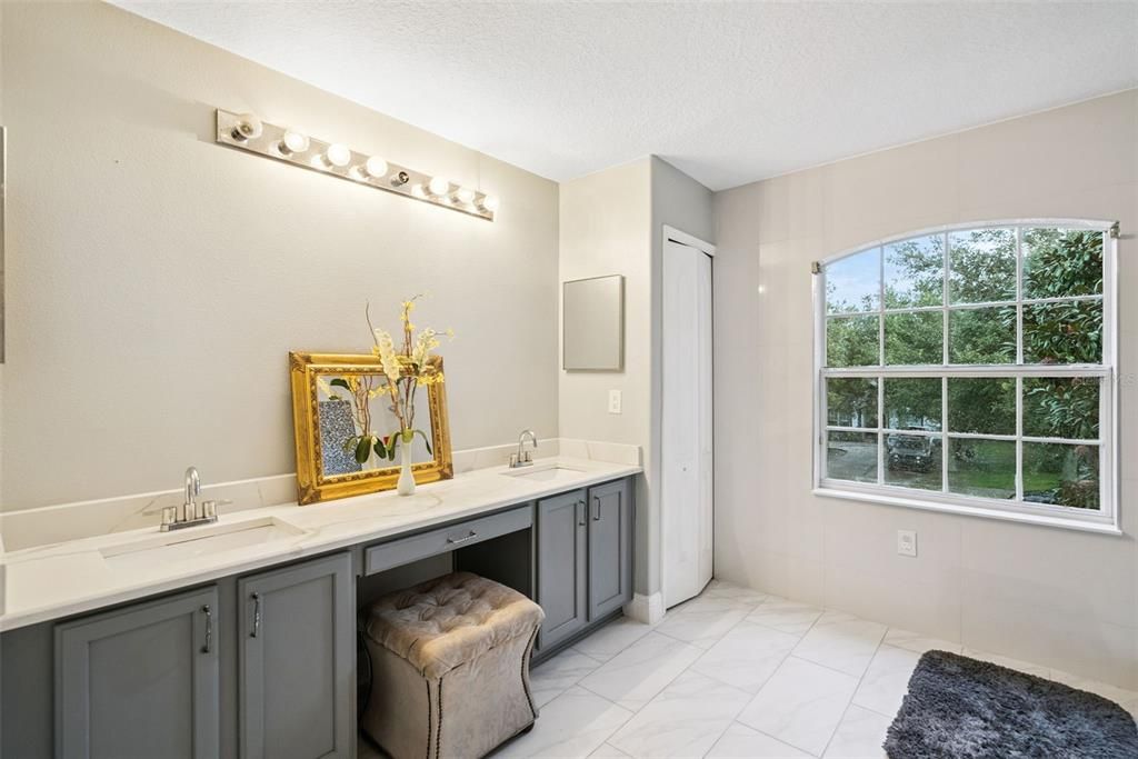 For Sale: $550,000 (5 beds, 3 baths, 4014 Square Feet)
