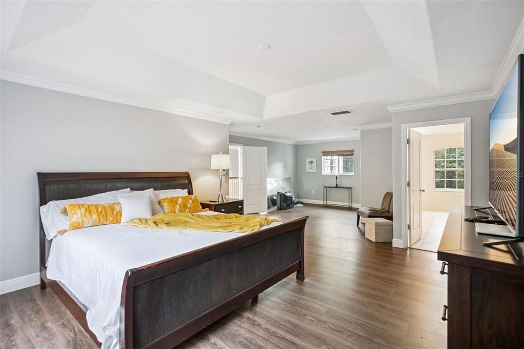 For Sale: $550,000 (5 beds, 3 baths, 4014 Square Feet)