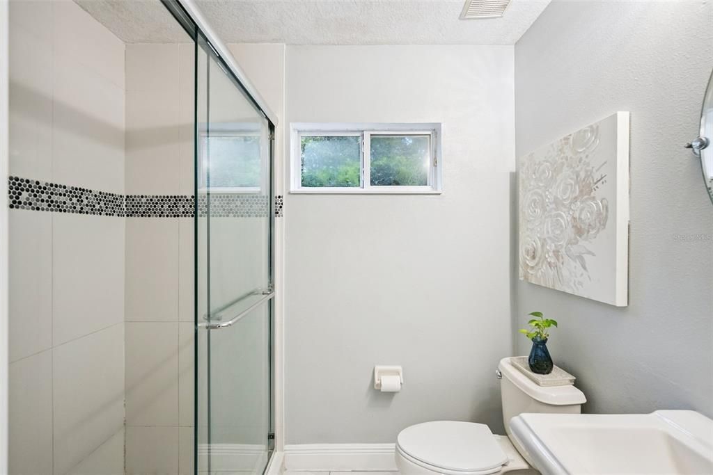 For Sale: $550,000 (5 beds, 3 baths, 4014 Square Feet)