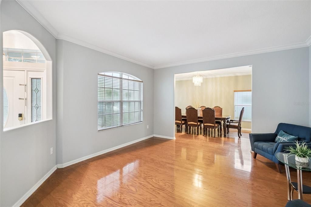 For Sale: $550,000 (5 beds, 3 baths, 4014 Square Feet)