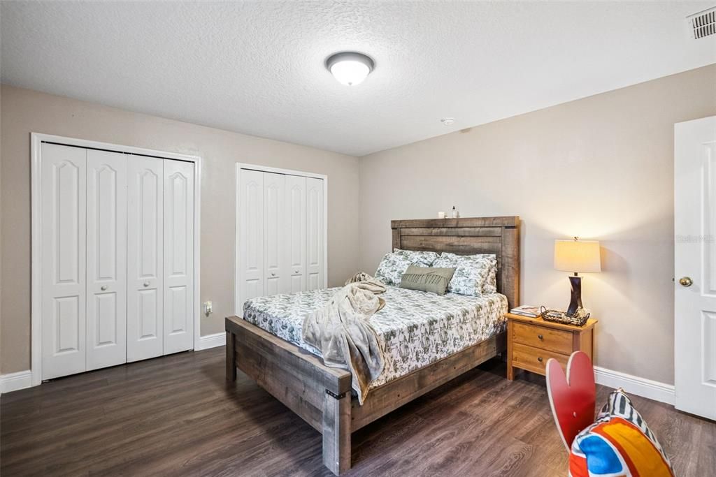 For Sale: $550,000 (5 beds, 3 baths, 4014 Square Feet)