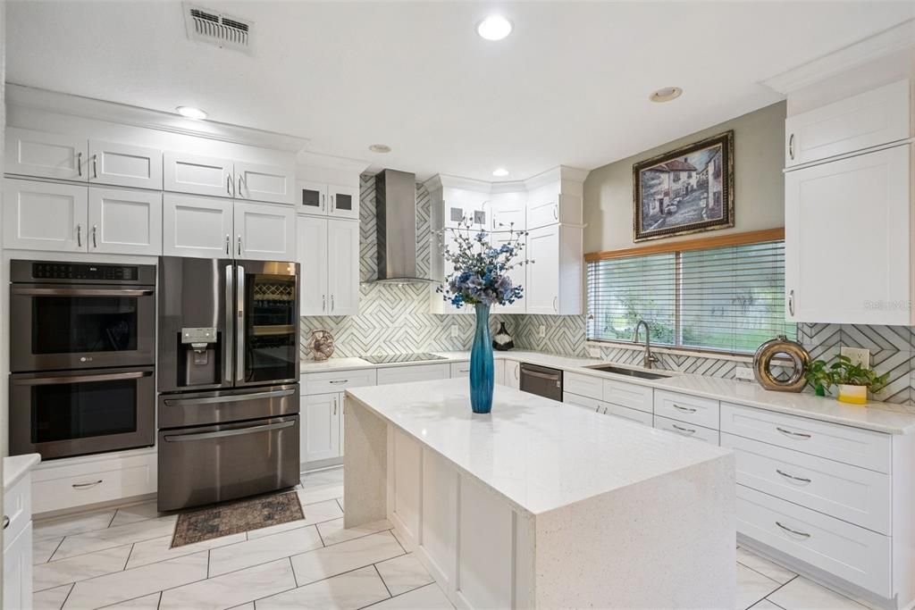 For Sale: $550,000 (5 beds, 3 baths, 4014 Square Feet)