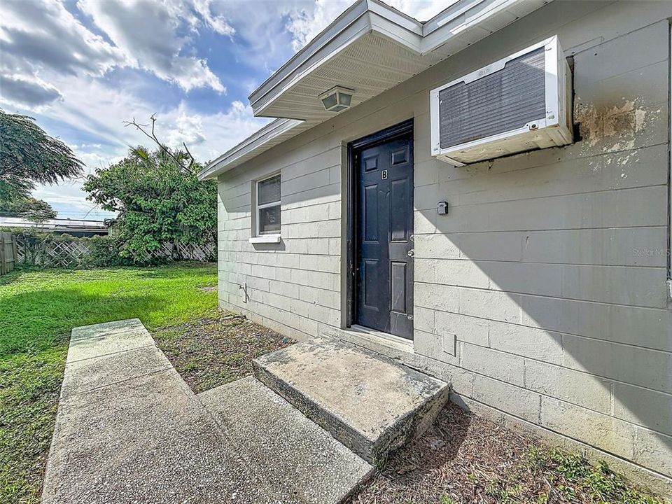 For Rent: $1,600 (2 beds, 1 baths, 648 Square Feet)