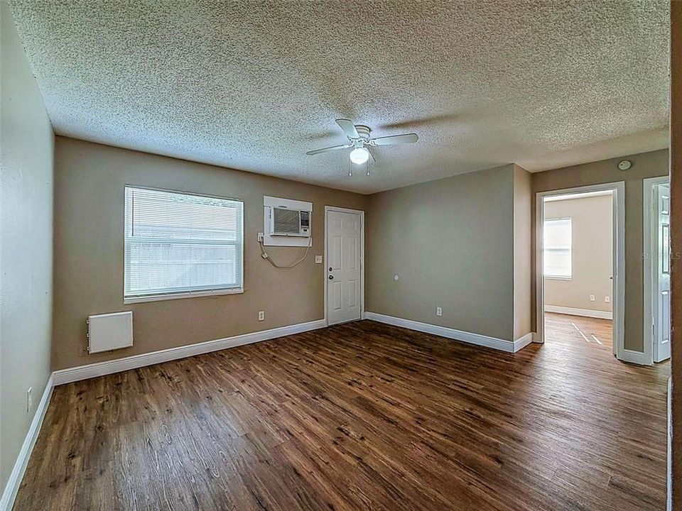 For Rent: $1,600 (2 beds, 1 baths, 648 Square Feet)