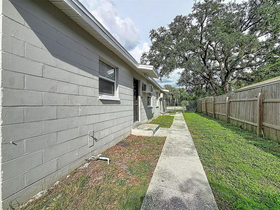 For Rent: $1,600 (2 beds, 1 baths, 648 Square Feet)